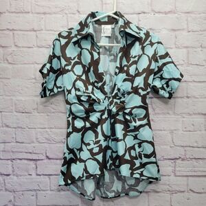Finley Open Front Blouse Size S Form Fitting Big Button Coquette Office‎ Siren